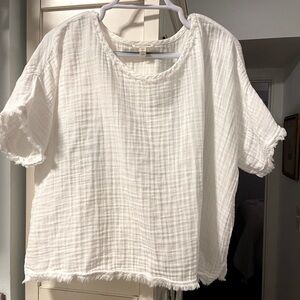 Eileen Fisher’s cool summer organic cotton gauze top. Boxy shape, short sleeves.